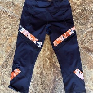 Betsey Johnson cropped leggings